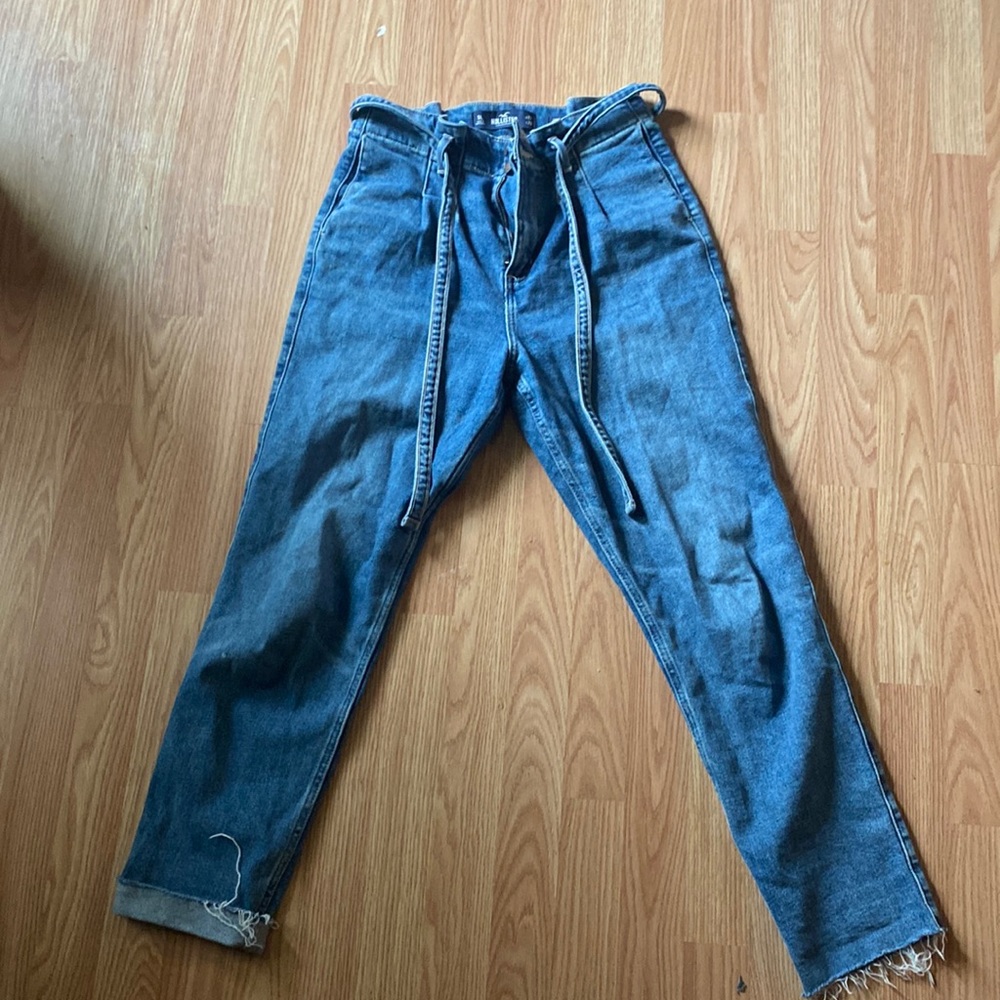 Hollister curves high rise mom jeans